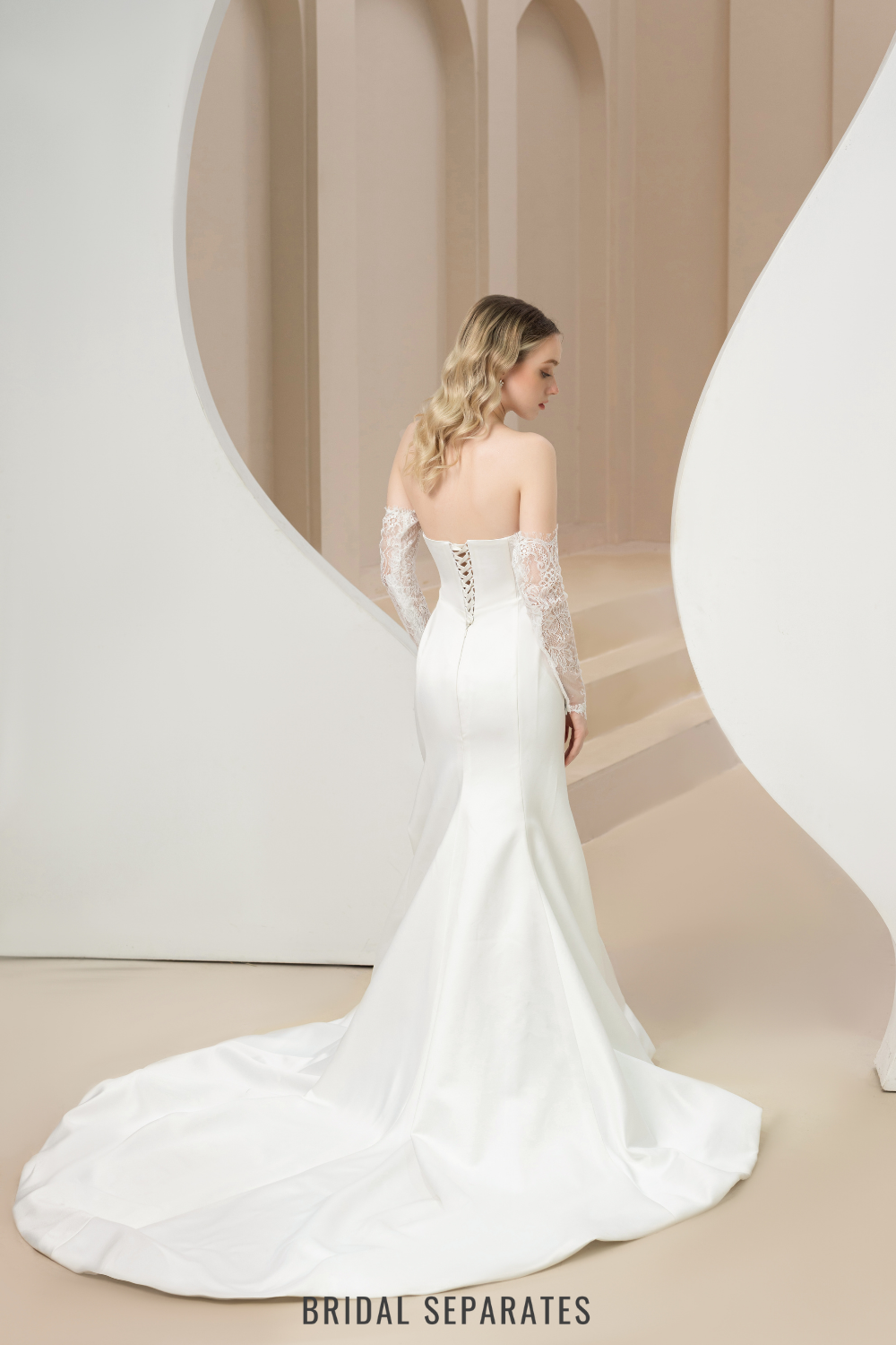 Mermaid Wedding Dress with Detachable Sleeves / "Anisa"