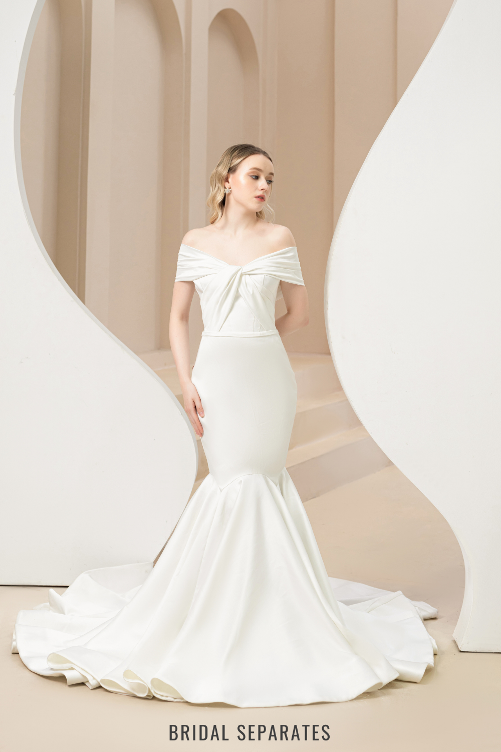 Off Shoulder Mermaid Wedding Dress / "Ilaria"