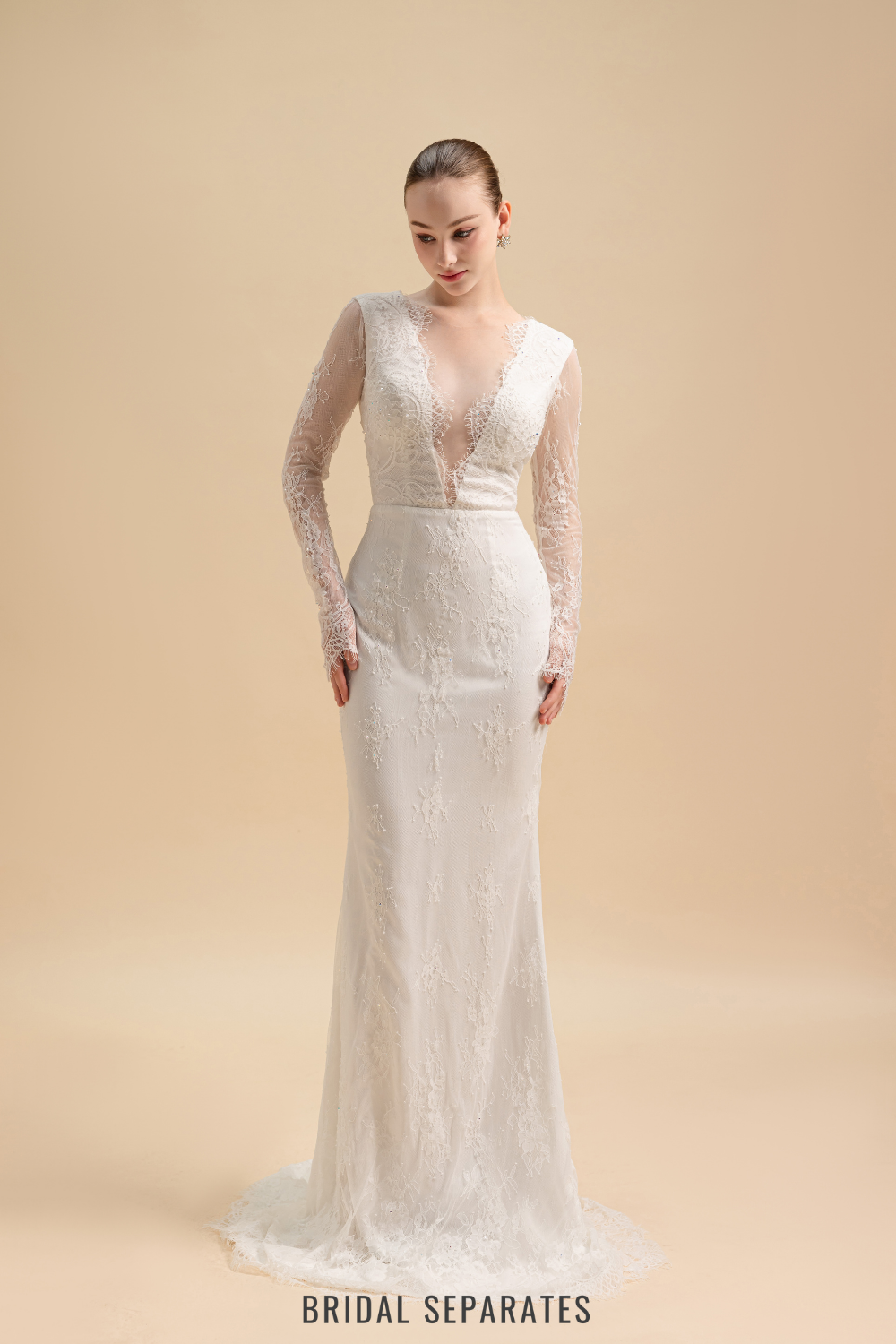 Chantilly Lace Wedding Dress / "Venas"