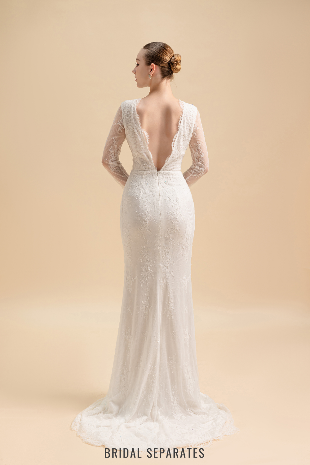 Chantilly Lace Wedding Dress / "Venas"