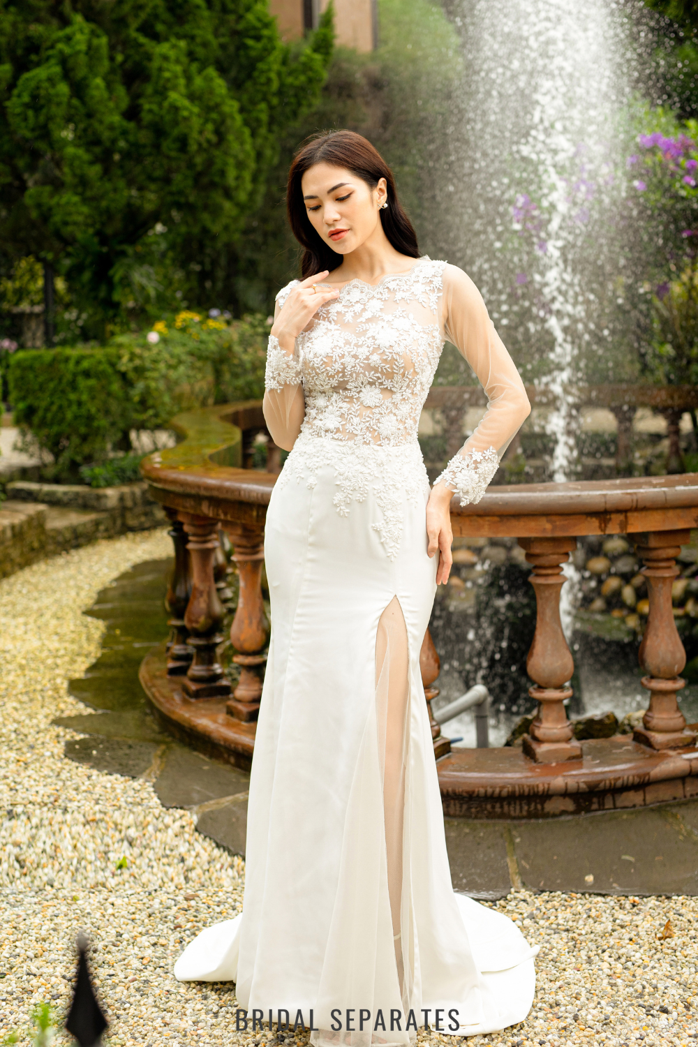 Wedding Dress with High Slit / "Larissa"