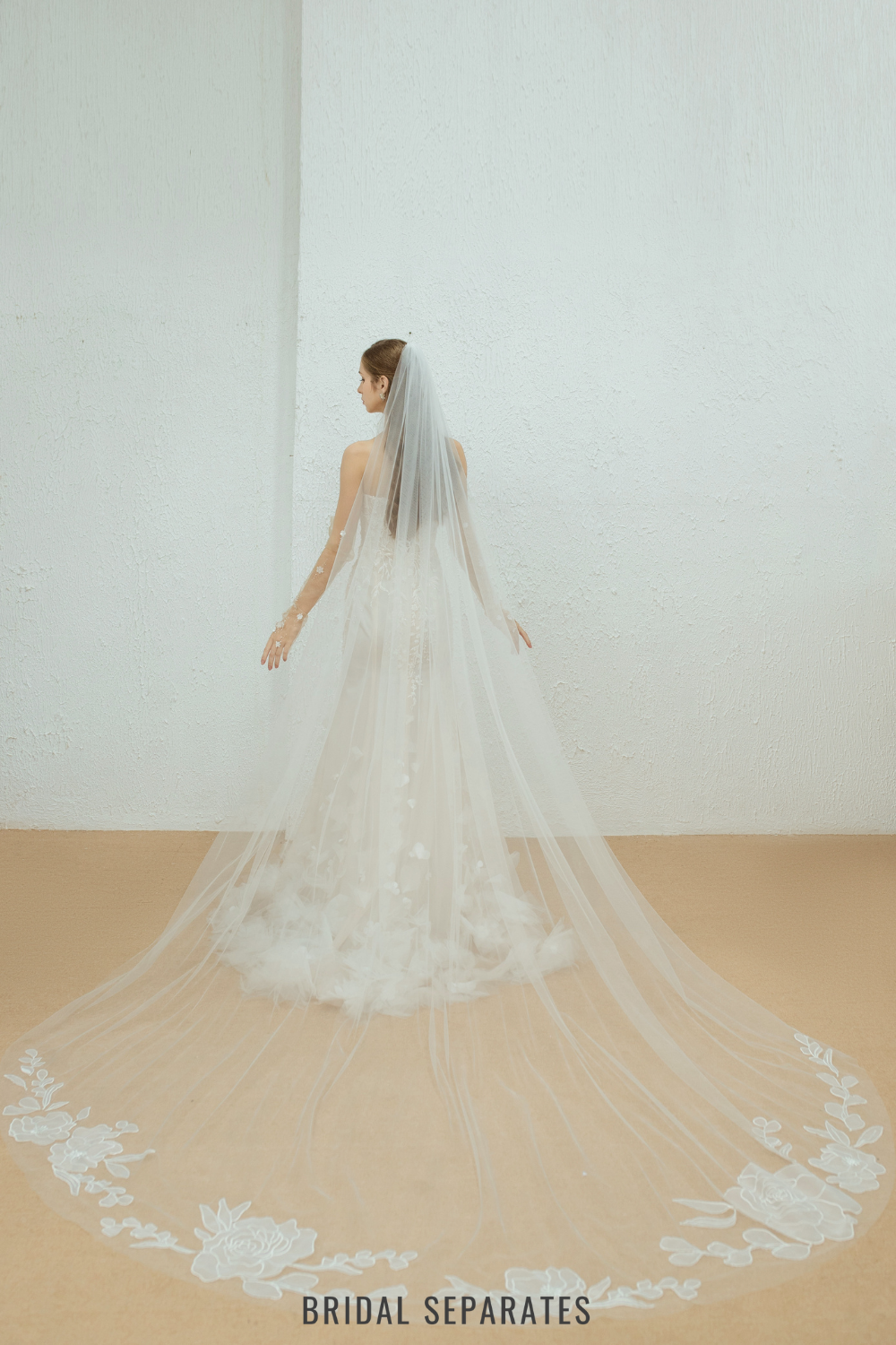 Cathedral Floral Lace Veil / "Majori"