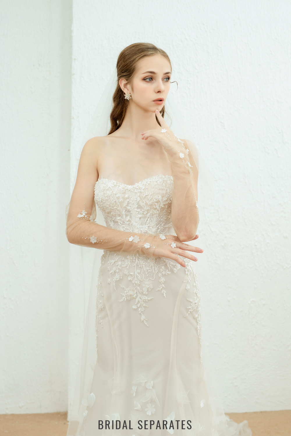 Cathedral Floral Lace Veil / "Majori"