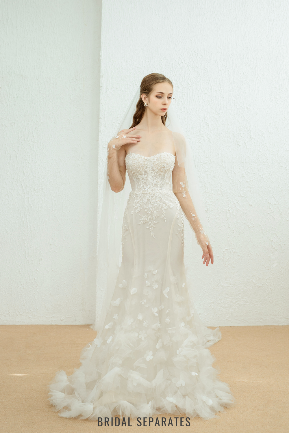 Cathedral Floral Lace Veil / "Majori"