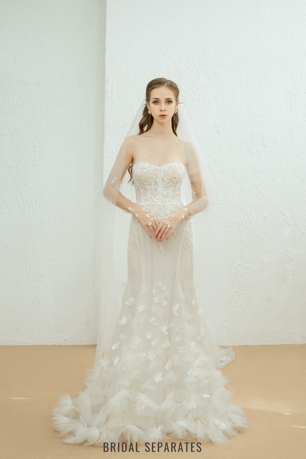 Cathedral Floral Lace Veil / "Majori"