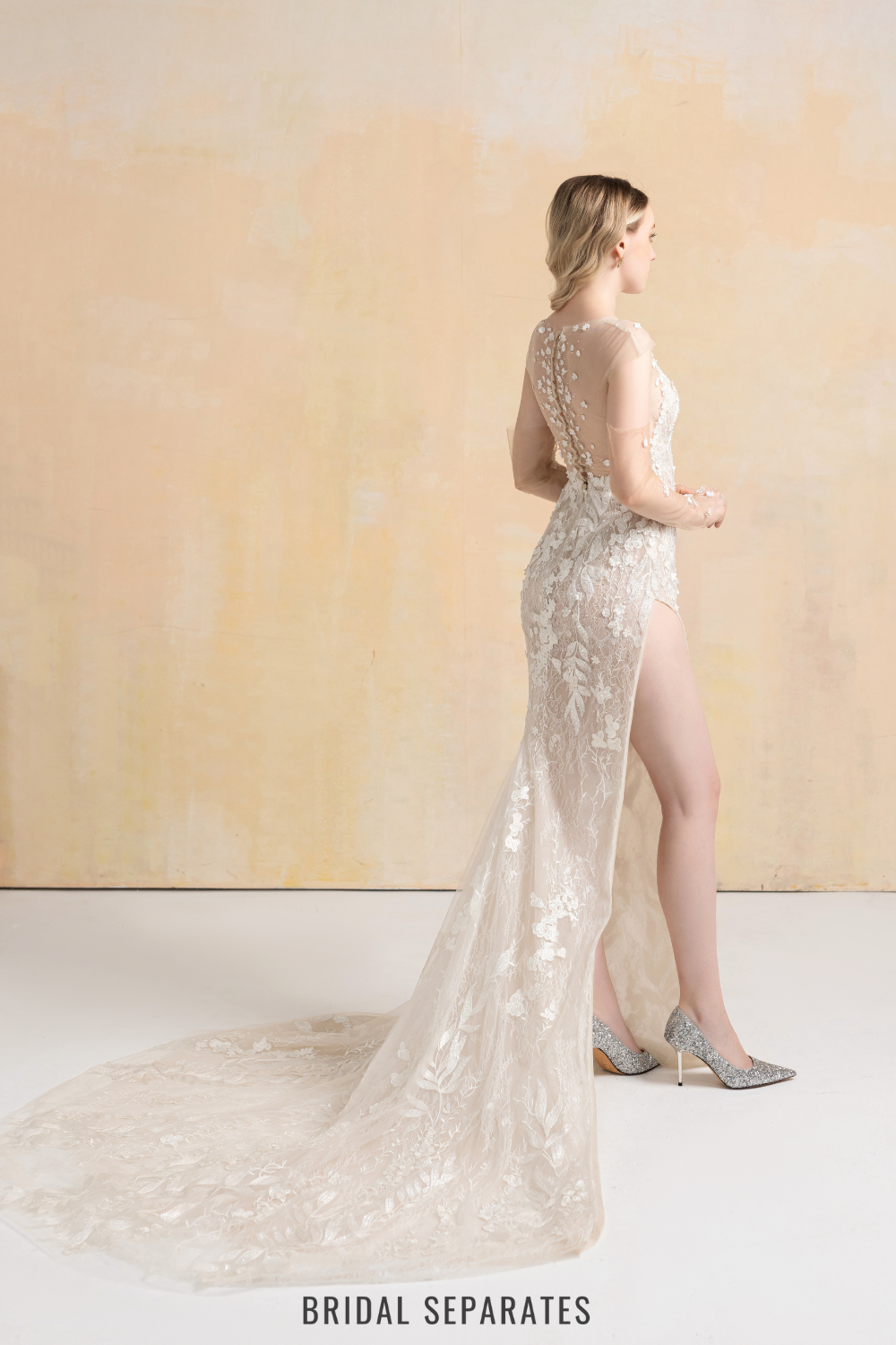 High Slit Wedding Dress with Detachable Sleeves / "Martina"