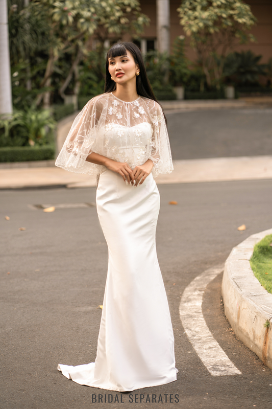 Lace Bridal Capelet / "Donia"